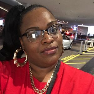 Meet your Posher, Leticia